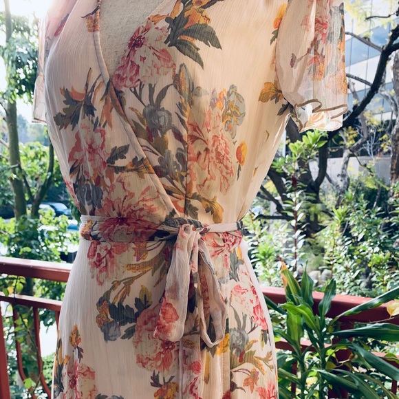 Floral Warp Maxi Dress 💖 NWT - Picture 2 of 5